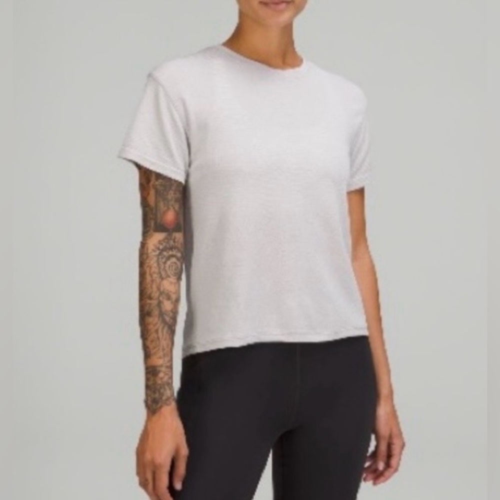 LULULEMON LIGHTWEIGHT SHORT SLEEVED TOP SIZE 14